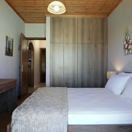 Joy's House Lefkada City